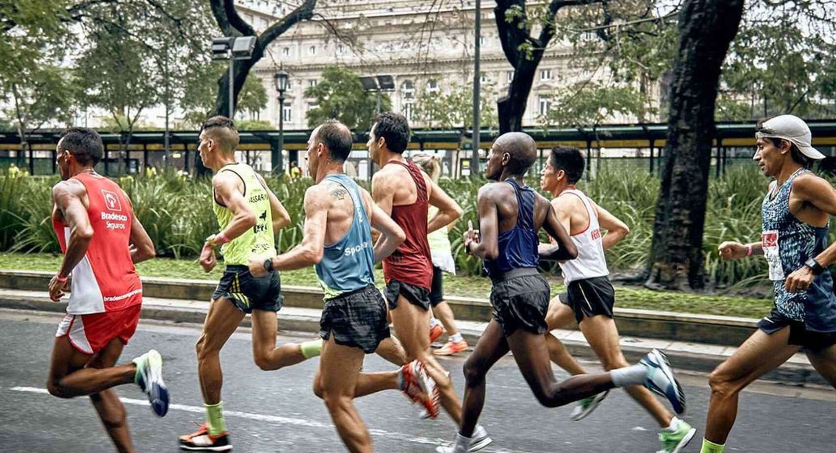 Las diferencias entre los maratonistas y velocistas.
